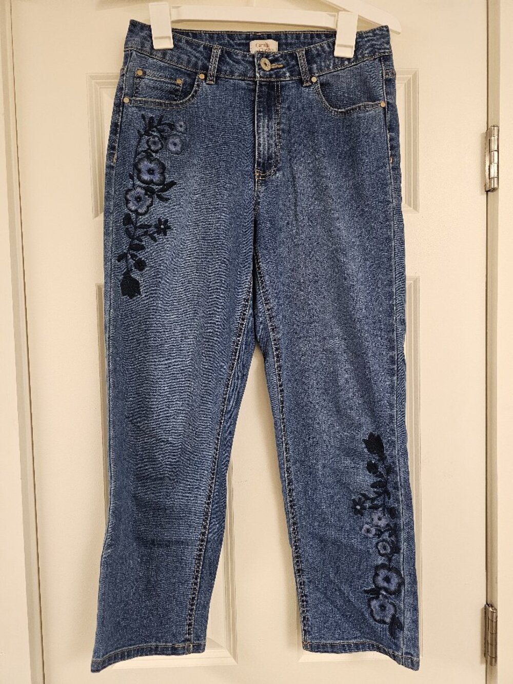Camilla Coehlo Women's Blue Floral Straight Leg Ankle Jeans, US size 6